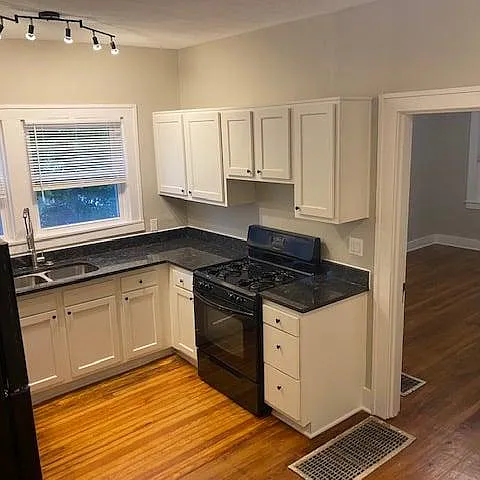 201 Mount Holly Ave #4