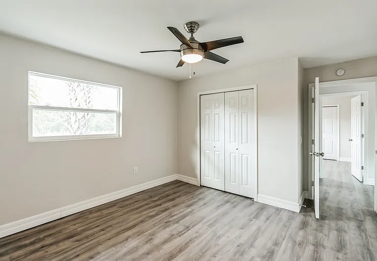 224 Singleton Ave — Photo 11