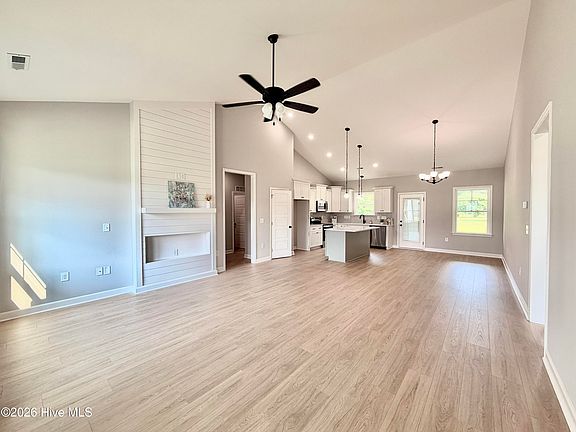 3rd image of 3794 Chatsworth Drive