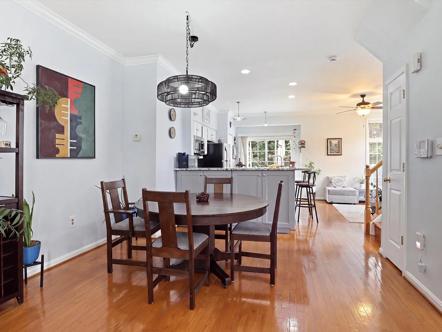4 bed, 2045 sqft, $4,500 — Photo 3