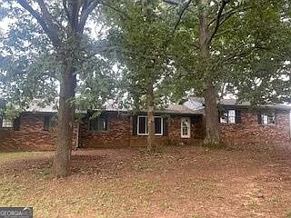 4 bed, 2.5 bath, 2067 sqft, $2,195 — Photo 3