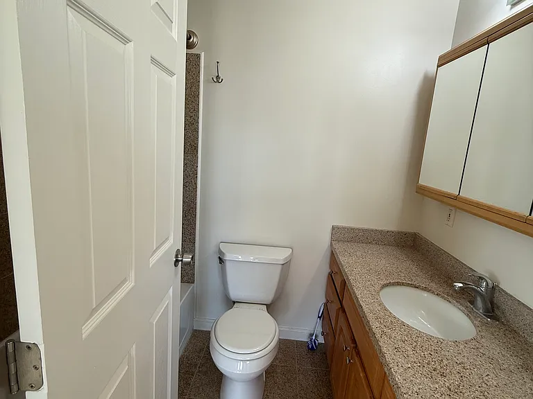 62350 Belmont St — Photo 23