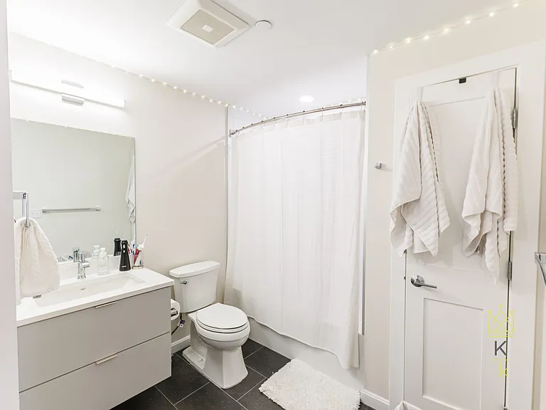 458 Washington St #305 — Photo 6