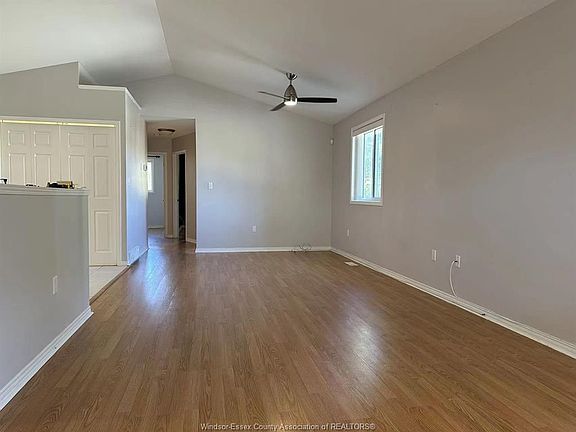 4th image of 3203 Daytona Ave