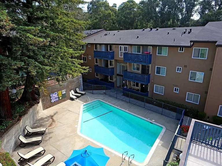 Creekside Terrace — Photo 13
