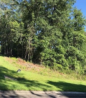 2nd image of 132 SW Woodleaf Ct