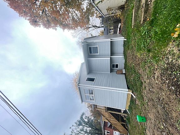 4th image of 427 Wallace Ave