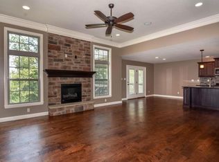5404 Steeplechase Dr, Columbia, MO 65203