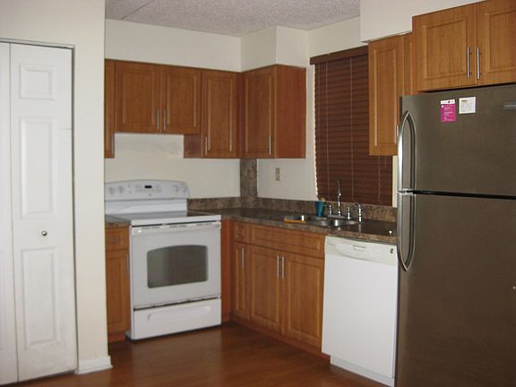 5th image of 6195 NW 186th St APT 211