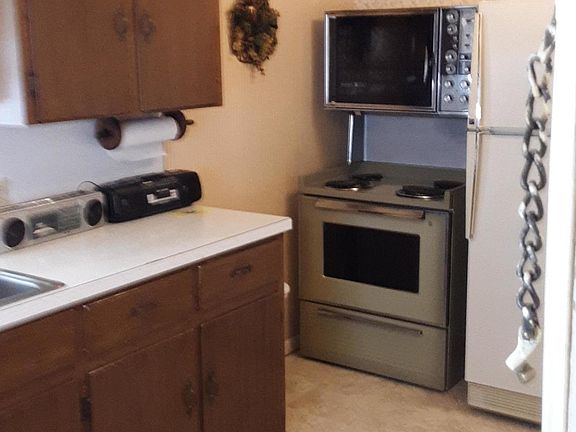 4th image of 130 Harriet Ave