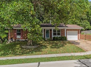 721 La Bonne Pkwy, Ballwin, MO 63021