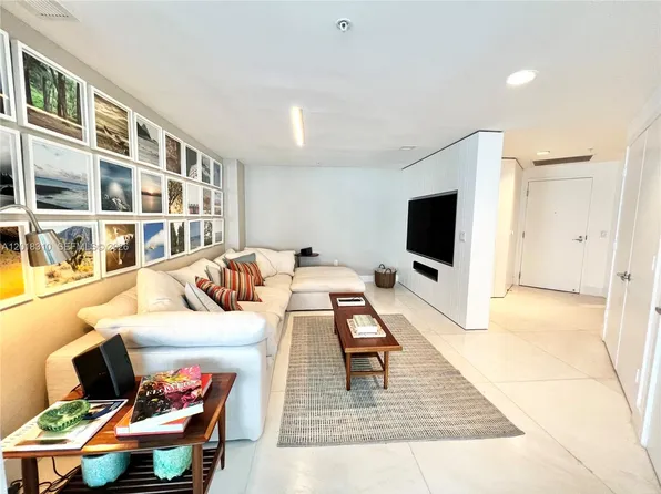 17111 Biscayne Blvd, Aventura, FL