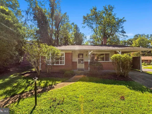 6104 Stardust Ln, Bethesda, MD 20817