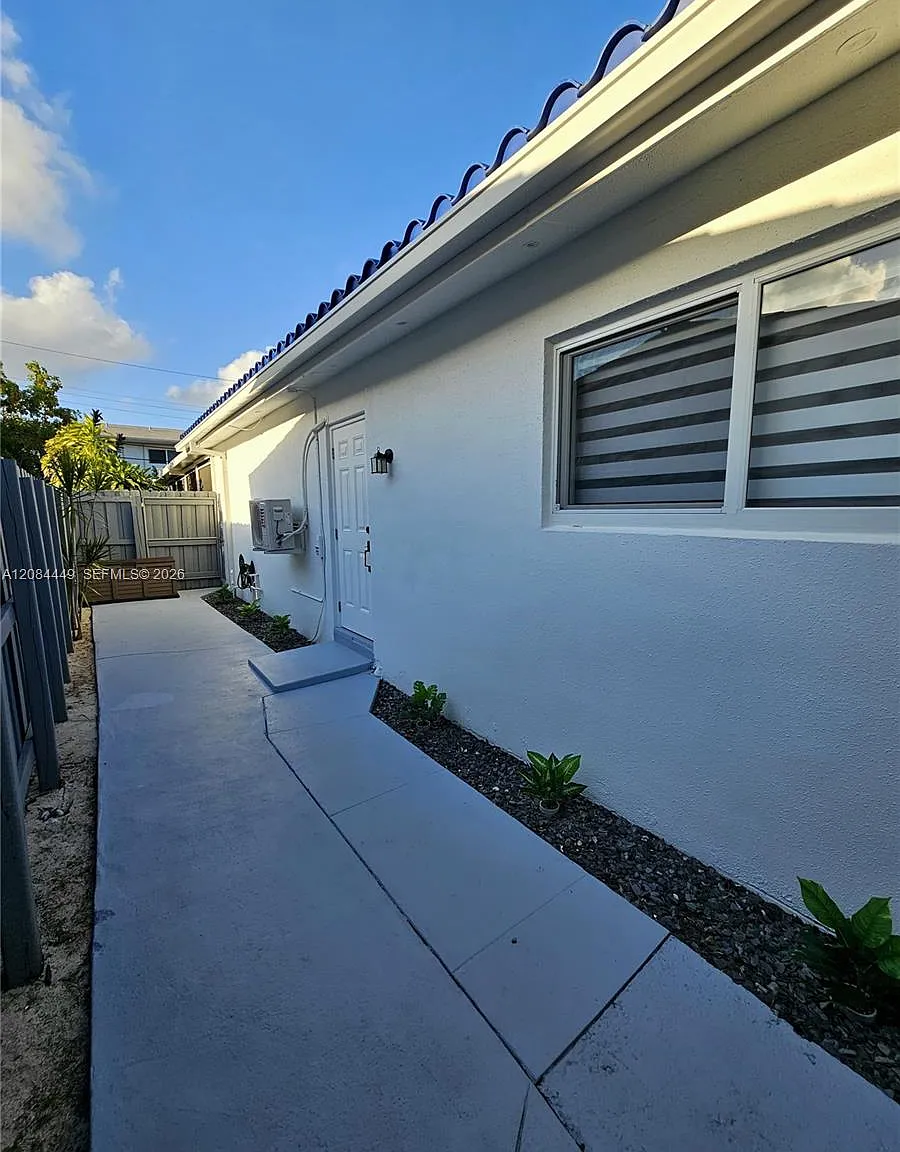 Gulfstream Estates No 2 — Photo 2