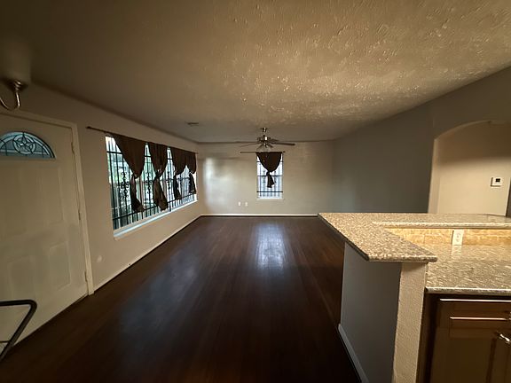 2nd image of 5942 Willow Glen Dr