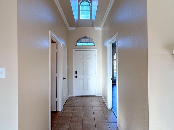 4th image of 1118 E Park Dr