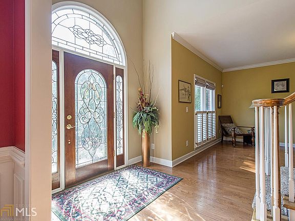 4th image of 905 Woodland Brk