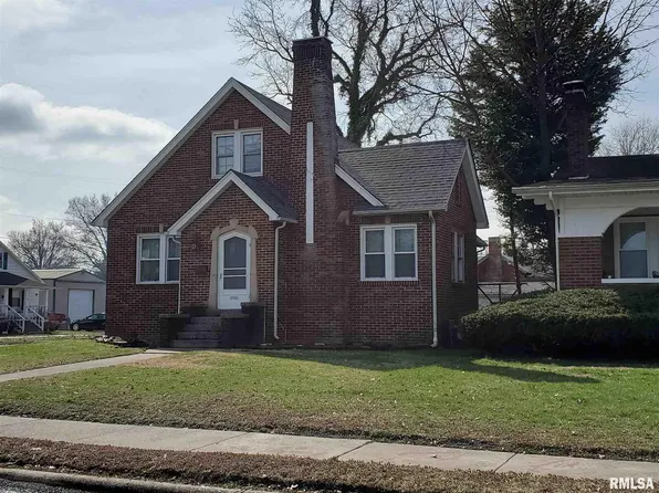 302 W South St, Pinckneyville, IL 62274