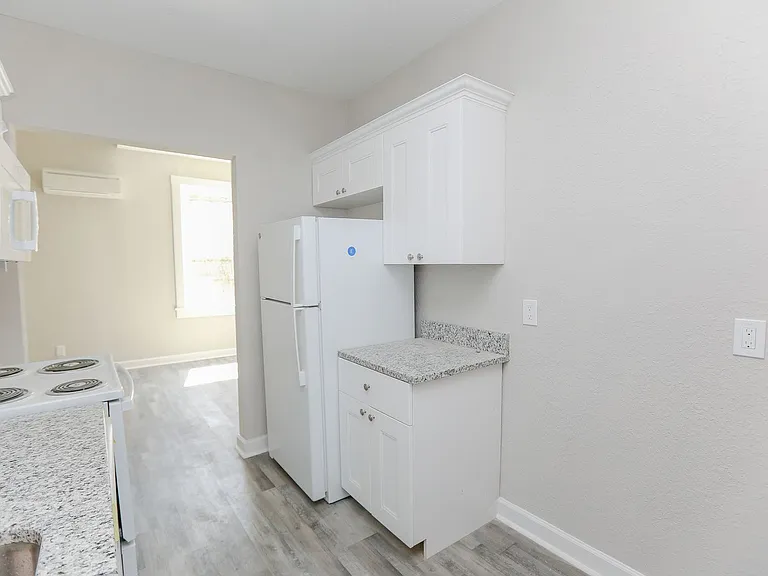 303 North St — Photo 12