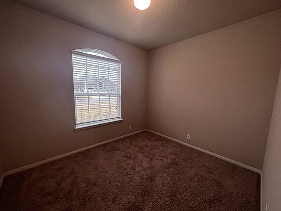 3rd image of 472 Copper Hill Dr
