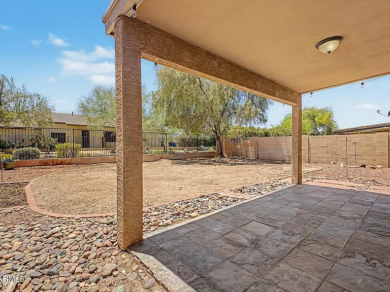 905 E Potter Dr — Photo 28