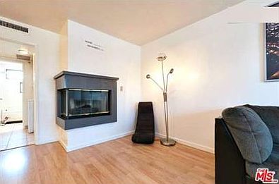 3rd image of 1217 20th St Unit 302
