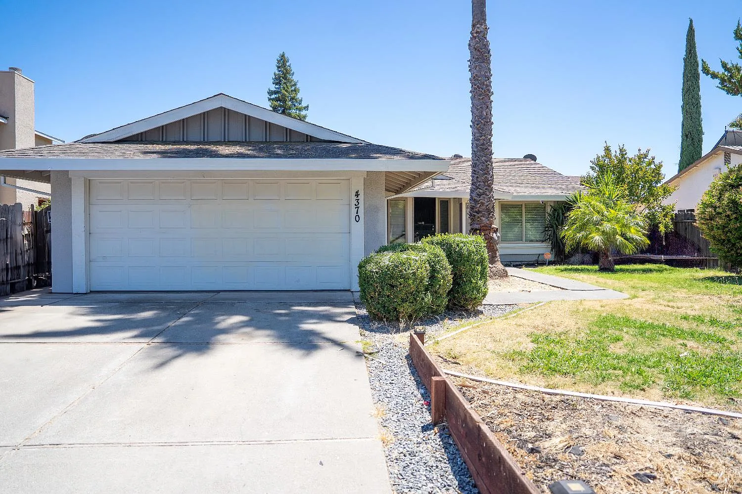 4370 Armadale Way photo 1
