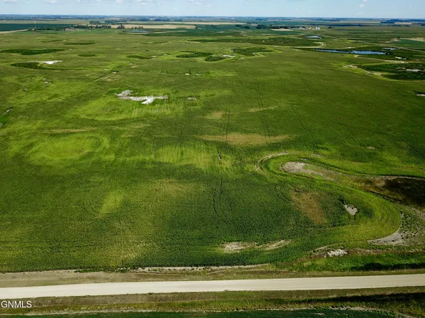 47th St SE, Jamestown, ND 58401