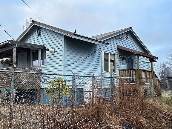 2nd image of 620 S Summit St