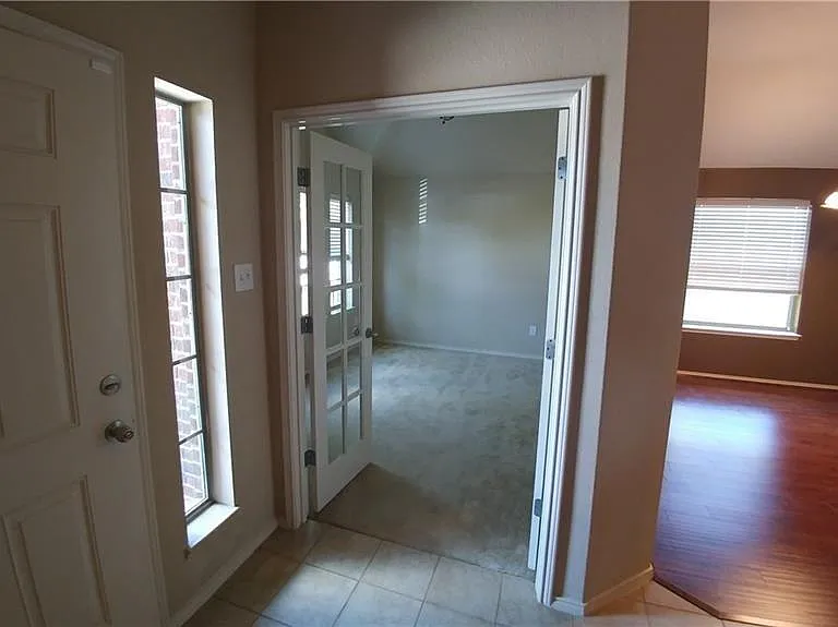 8512 Minturn Dr — Photo 9