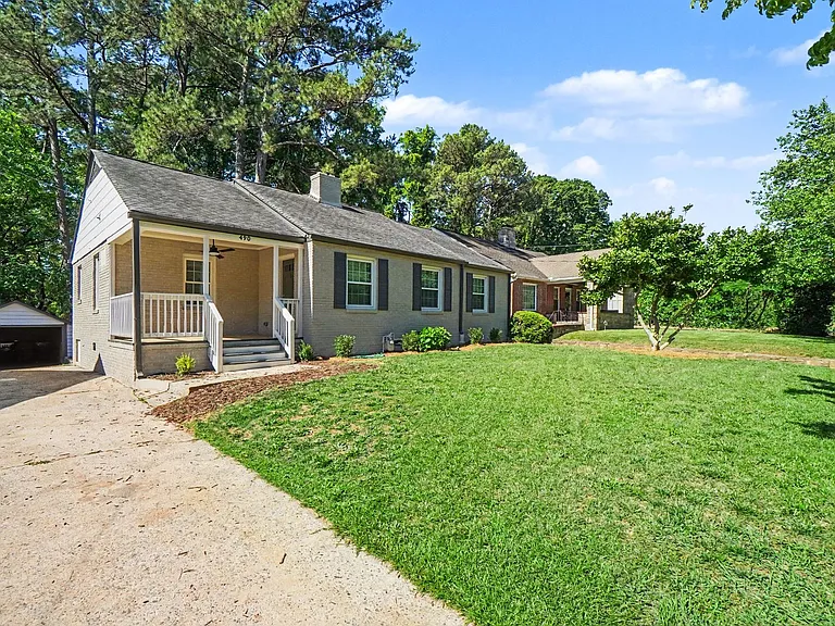 490 Lynnhaven Dr SW — Photo 4