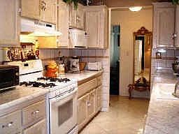 Cooks Delight, Lotsa Cabinets