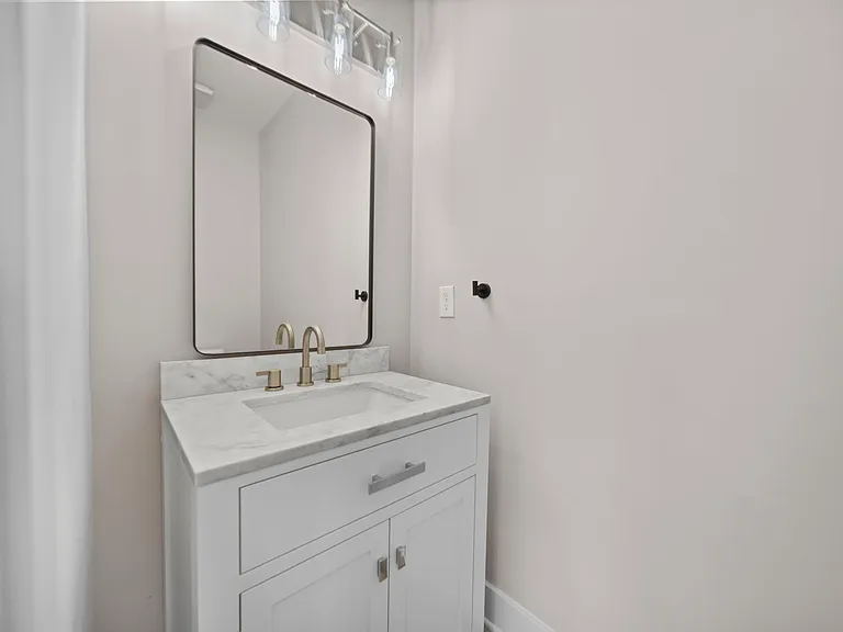 2589 Dayton Ave — Photo 24