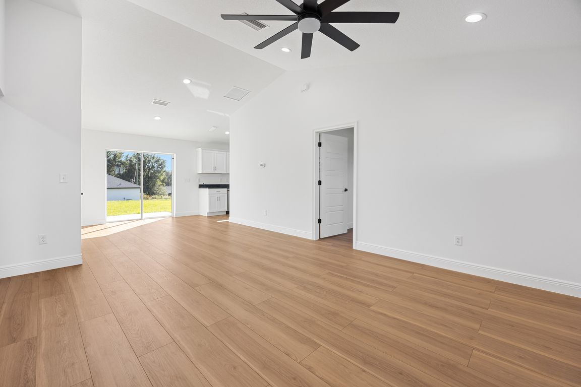 next background image