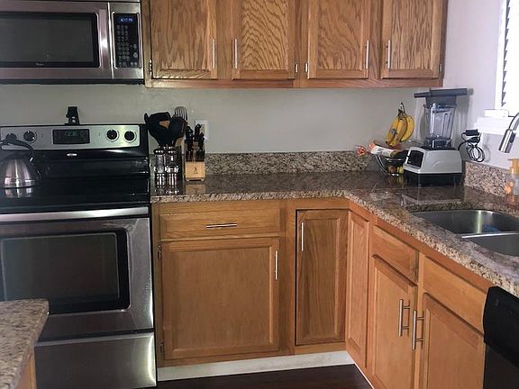3rd image of 1229 W 70th St