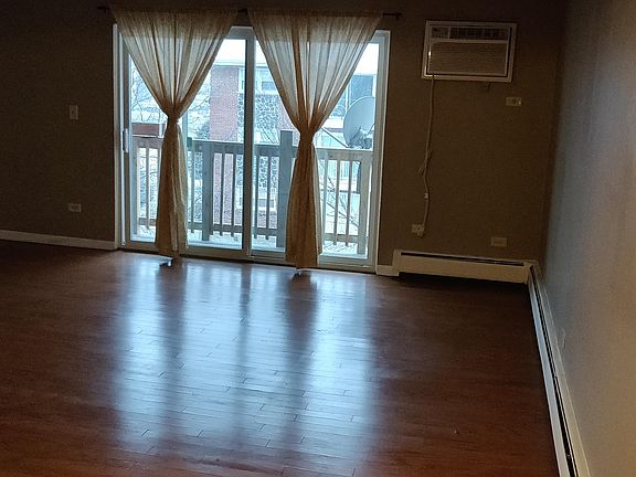 2nd image of 4647 Clyde Ave APT 3B