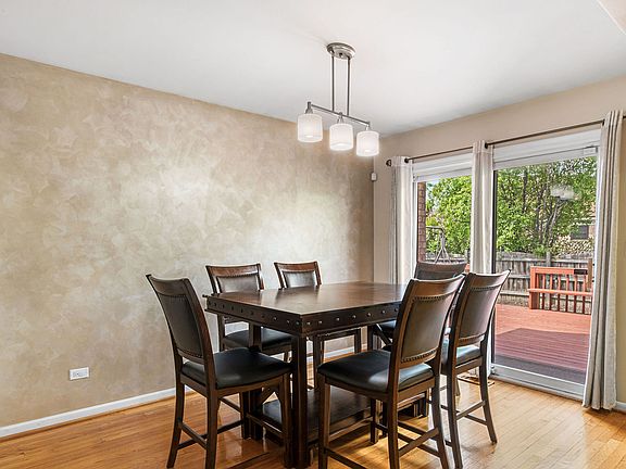 4th image of 2747 Wilshire Ln