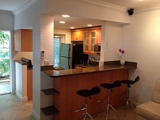 3rd image of 421 Collins Ave APT 4