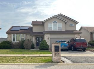 922 Laura Ln, Sauk Village, IL