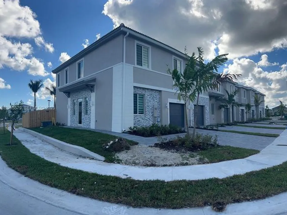 1455 SE 6th Ter #1