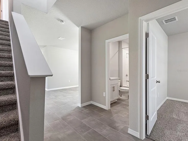 1220 Oak Valley Dr — Photo 3