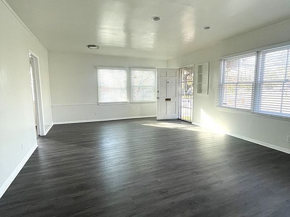5th image of 632 W Hillsdale St #632
