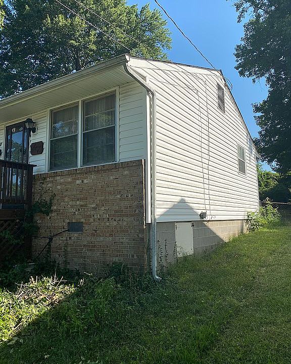 2nd image of 453 Round Top Ave