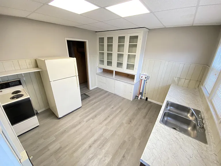 424 N Main St #B — Photo 7