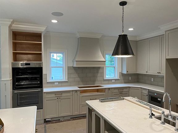 4th image of 934 Oge Ave