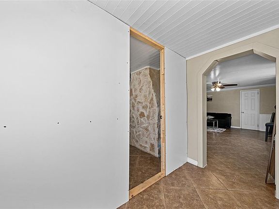 3rd image of 518 TOHOPEKALIGA AVENUE