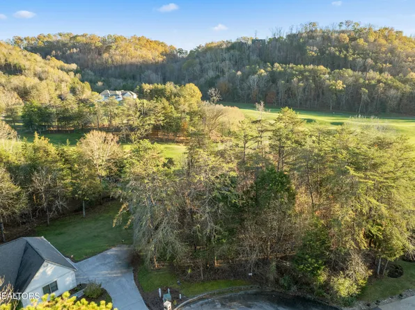 132 Legends Pl, Tazewell, TN 37879