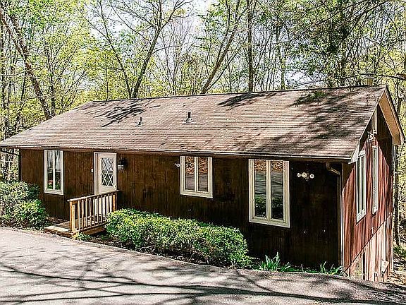 2nd image of 482 Passage Ln