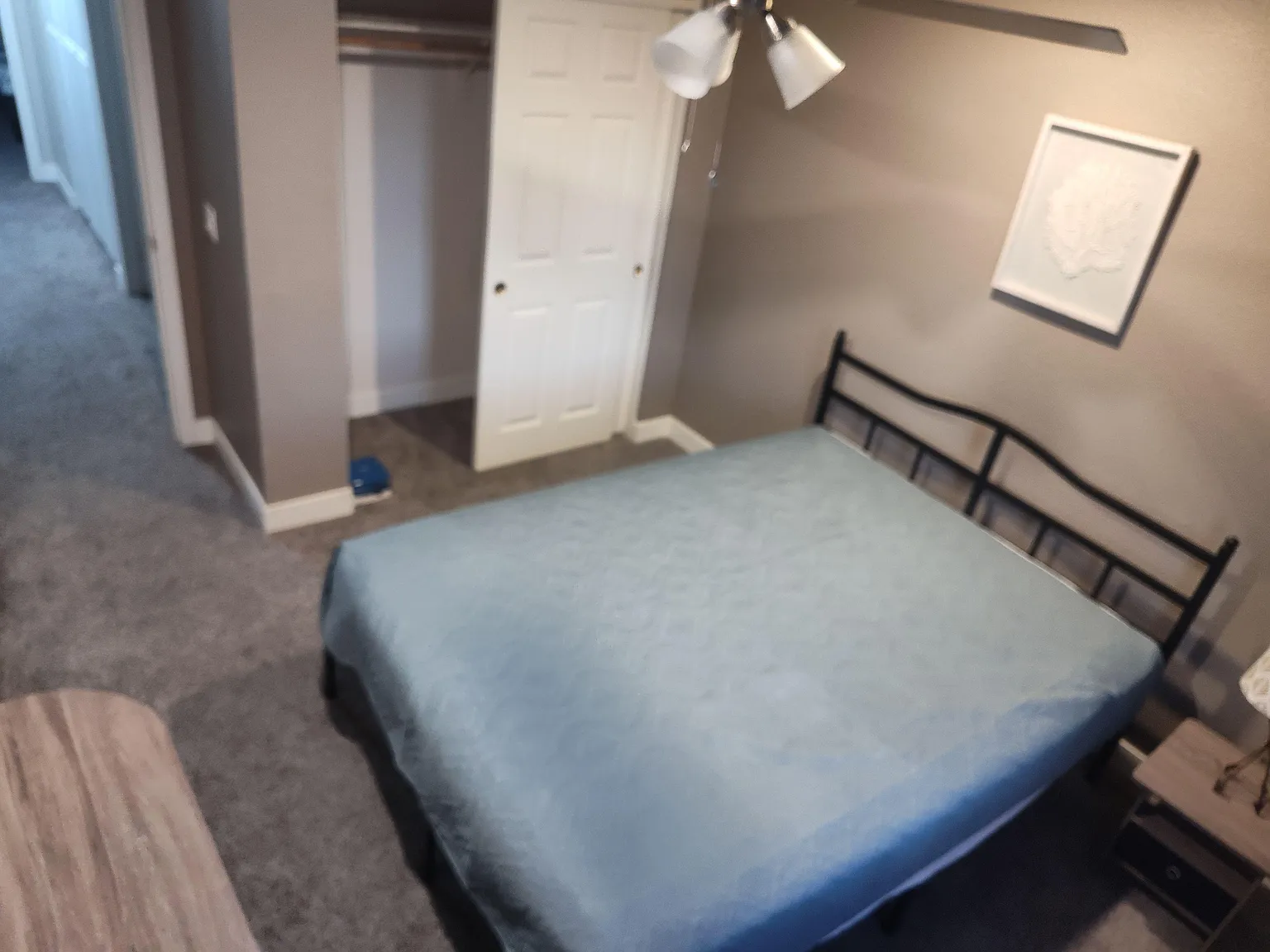 4 bed, 4.0 bath, 2200 sqft, $901 — Photo 2