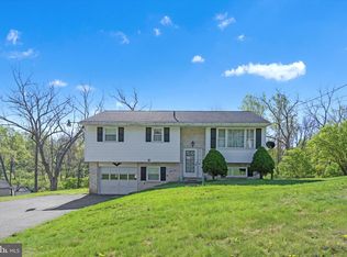 1202 Fritztown Rd, Reinholds, PA 17569